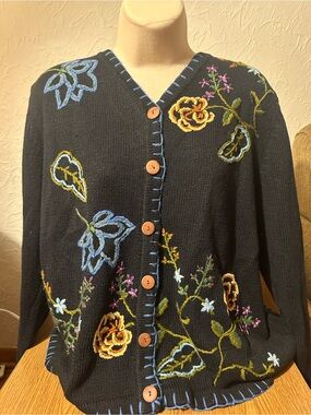 Black Floral Embroidered Button-Front Cardigan Sweater